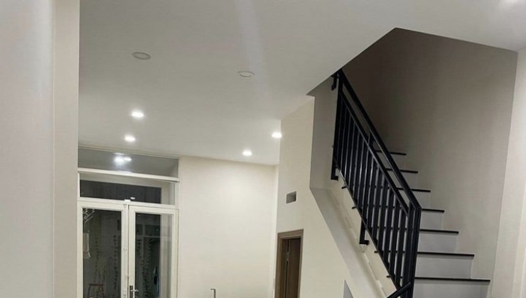 Chính chủ cần bán gấp nhà mới 50m2, ngay bến xe Miền Tây nhỉnh 3 tỷ