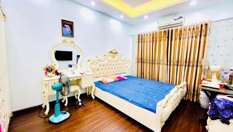 NHỈNH 3 TỶ, CÓ NHÀ ĐA SỸ KIẾN HƯNG, MT RỘNG