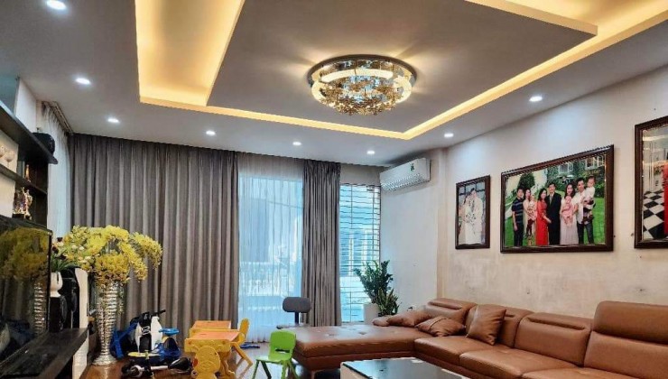 Bán nhà hoàng quốc việt 62m2 phân lô  ô tô đỗ kinh doanh đỉnh măt tiền 7m