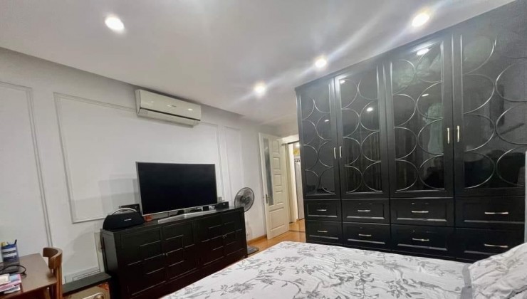 Nhà Văn Quán, Hà Đông DTSD 43m2 x 4 tầng. Phân lô, nhà 2 mặt ngõ ô tô tránh 50m. Hưởng trọn tiện ích. Giá 5.6 tỷ