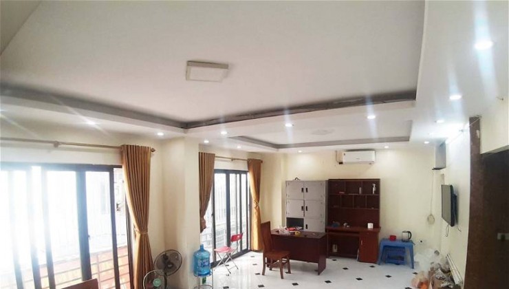 Mặt phố nghĩa Tân 50m2 nhà đẹp 4 tầng bán gấp 14.9 tỷ kinh doanh luôn rất hiếm