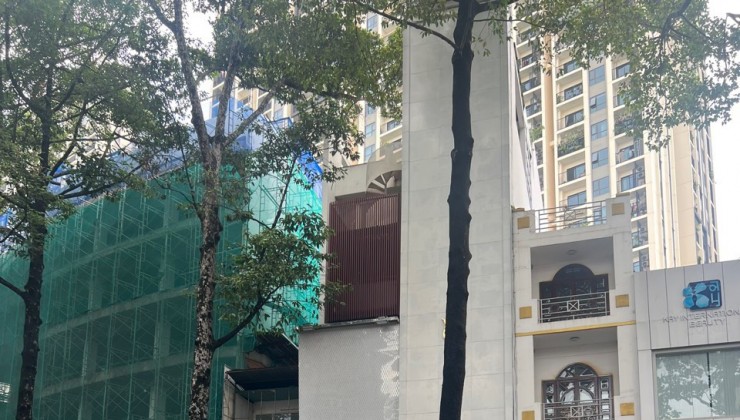 Bán gấp nhà 2 mặt tiền Ngô Gia Tự - Nguyễn Chí Thanh 4.5x18m, 7 tầng, HĐT 120tr/th, giá 37 tỷ