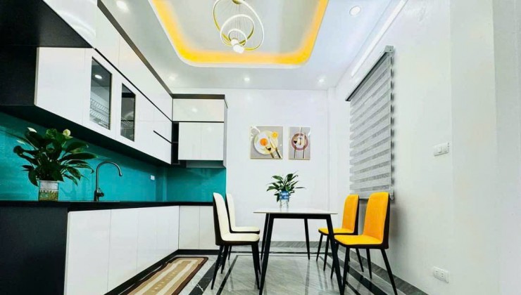 khương trung, Thanh xuân,40m² x 4 tầng,gần phố,mặt tiền rộng, full NT.4.85 tỷ.