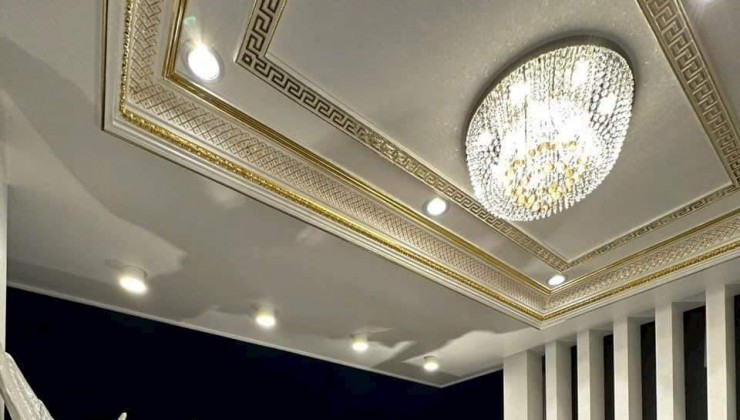 Cần bán BT PHỐ Cổ Linh, Long Biên. Vỉa hè, full đồ, kinh doanh, dòng tiền 250 tr/năm. DT100m2,18 tỷ