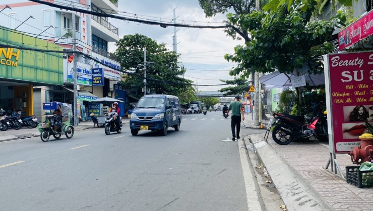 mặt tiền chu văn an - 20m - ngang 6.2 dài 16 - ngộp bank - giảm sốc 2.4 tỷ bán 11.2 tỷ