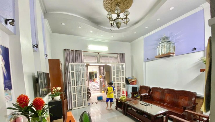 Bán Nhà Phạm Văn Chiêu Phường 9 2lầu 5.5x15m, hẻm Vip, giá 6.1 tỷ