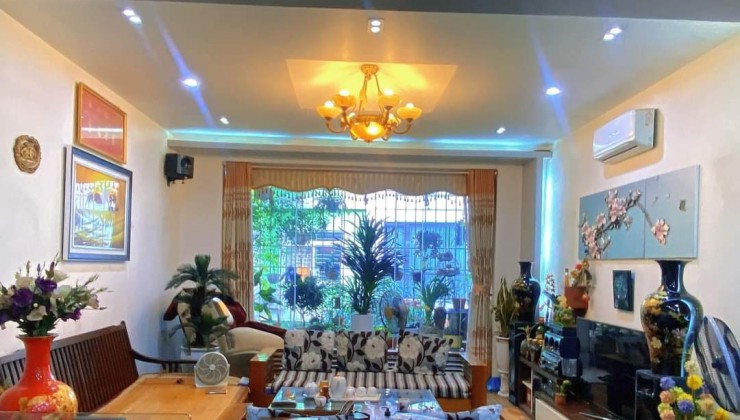 Bán gấp nhà Lê Quang Đạo, Phú Đô 40m2, 5 tầng, 4 ngủ ngõ nông rộng 4,5 tỷ