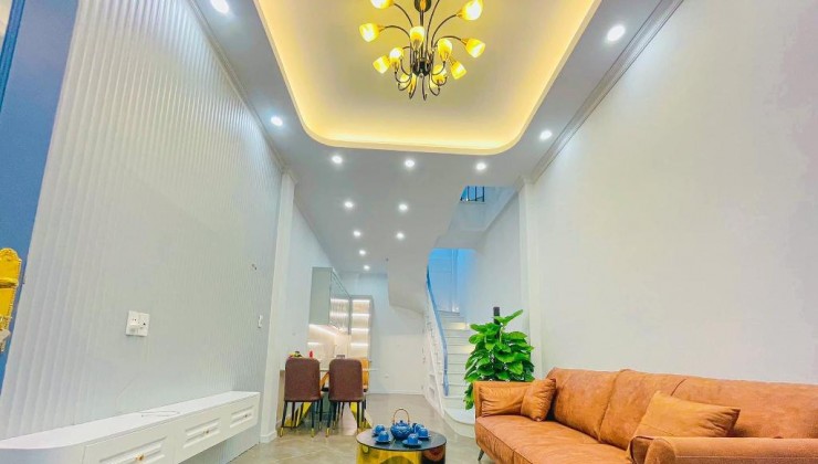 Bán nhà đẹp Yên Hòa 35m x 5T- gần phố- ở ngay- nhỉnh 5 tỷ