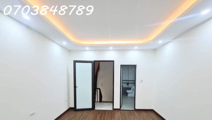 Bán nhà 31 m2, 5 tâng, 2.6 tỷ, nhà mới khách mua ở ngay