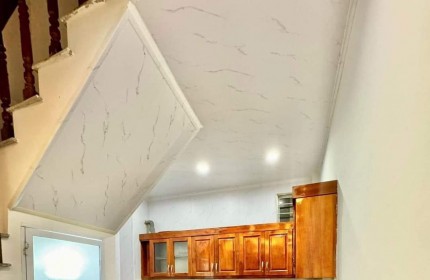 Bán nhà Phố Ngũ Nhạc Quận Hoàng Mai 30m2x5 tầng chỉ 2.98 tỷ.