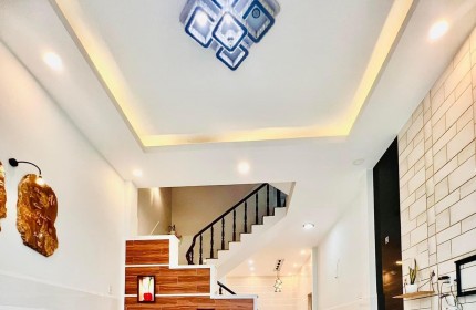 Bán Nhà 4 Tầng,Sát Mặt Tiền, 72m2, Quận 6, Chỉ 5 Tỷ xxx.