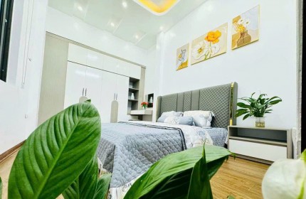 khương trung, Thanh xuân,40m² x 4 tầng,gần phố,mặt tiền rộng, full NT.4.85 tỷ.