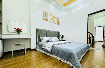 khương trung, Thanh xuân,40m² x 4 tầng,gần phố,mặt tiền rộng, full NT.4.85 tỷ.