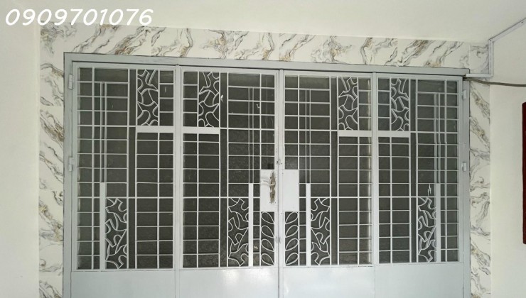 Nhà Phạm Thế Hiển, Phường 5, Quận 8 - Nhà Sát Mặt Tiền DT 71m2 (3.7x19m) - 3 Tỷ