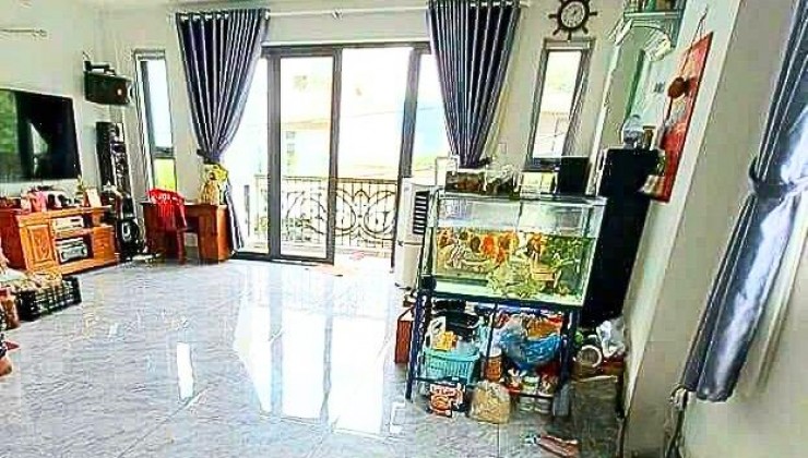 Bán Nhà Mặt Tiền 180m2 Kinh Doanh Đa Ngành, Hiệp Thành. Quận 12. Gía Rẻ