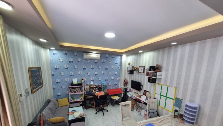 QUẬN 10.Thành Thái 30M2, 4 tỷ9.HẺM 5M.NHÀ MỚI