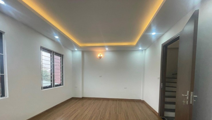 Bán nhà xây độc lập tại Vân Canh, 41.2m x 4 tầng, hướng Đông, ô tô đỗ cách 15m, giá 3.3 tỷ