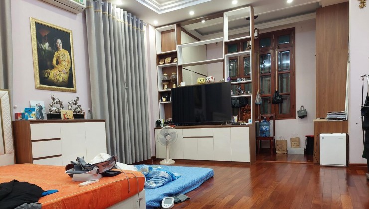 Bán nhà gấp mặt phố Minh Khai - 117m2, 22 tỷ – vỉa hè cực rộng - giá tốt nhất thị trường