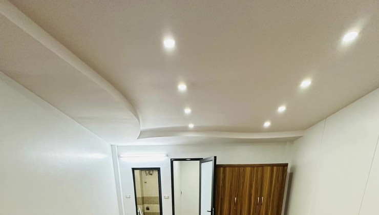 BÁN NHÀ SIÊU ĐẸP HIẾM 6 TẦNG CẦU GIẤY CÓ 1 0 2, 40M2 GIÁ 5.XX TỶ - Ô TÔ ĐỖ CỬA - NGÕ THÔNG