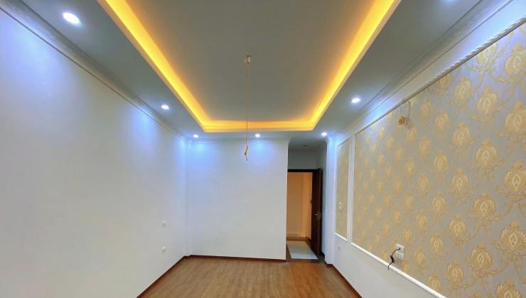 NHÀ CỰ LỘC , THANH XUÂN , 34m2 , 5 TẦNG NHÀ XÂY MỚI AN SINH ĐỈNH.GIÁ 4 TỶ CÓ NHÀ MỚI Ở LUÔN.