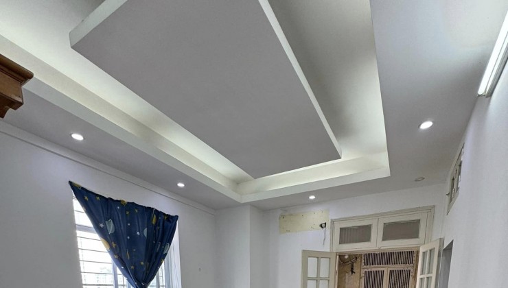 Bán nhà Phố Minh Khai 33m2x4 tầng, mới đẹp về ở luôn, ngõ thông, kinh doanh chỉ 3.8 tỷ