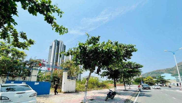 Bán đất đẹp mặt tiền biển Phạm Văn Đồng, Vĩnh Hoà, Nha Trang
giá chỉ 65 tr/m2