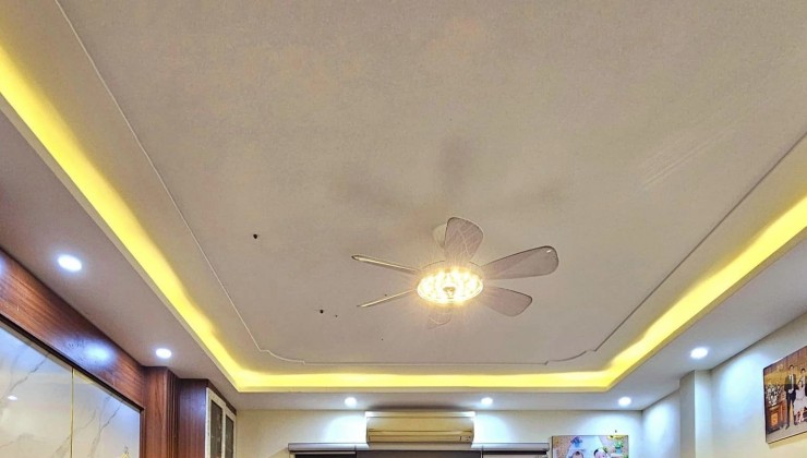 Bán nhà Tôn Thất Tùng, 46m2, 5 Tầng, MT 4,8m, Lô góc – Kinh Doanh, giá 8,1 Tỷ