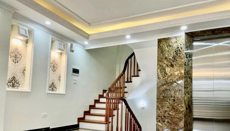 Giảm gấp 800 triệu bán nhanh nhà mới Ngọc Thụy, Lô góc 2 mặt thoáng, 6 tầng thang máy, 55m2 - mặt tiền 6m