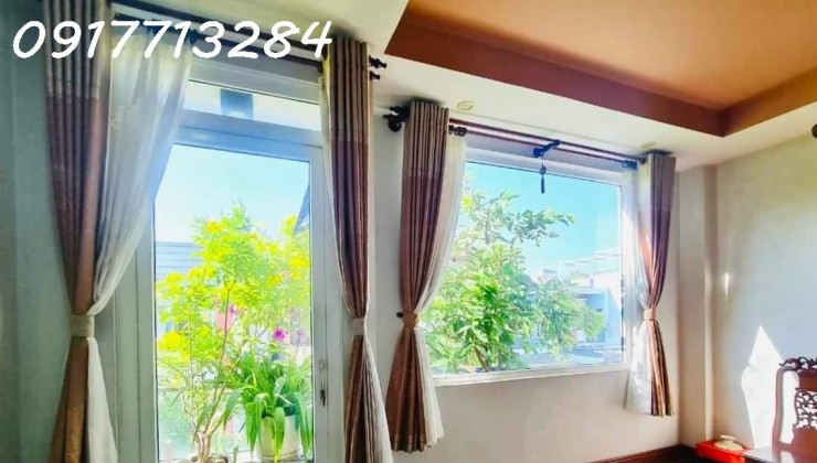 NHÀ ĐẸP Ở NGAY ĐÓN TẾT-SIÊU PHẨM BIỆT THỰ HOÀNG DIỆU 2 LINH TRUNG THỦ ĐỨC
5,1x21 107m2 GIÁ CHỈ 10,5 TỶ
HẺM NHỰA GẦN 8M - 5 TẦNG CÓ HẦM XE HƠI - NỘI