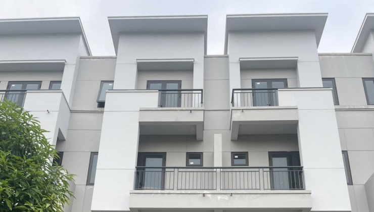 Villa 135m xây 3 tầng đường 13m sổ hồng riêng giá bán 6,4 tỷ.