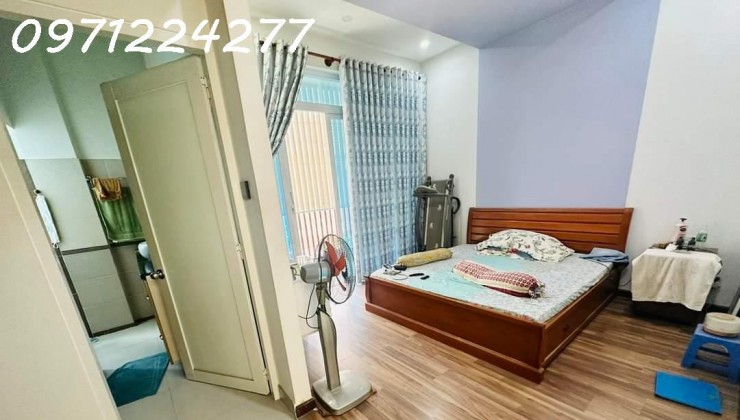 CẦN BÁN NHÀ ĐÌNH PHONG PHÚ - TÂN NHƠN PHÚ B  - THỦ ĐỨC
133M2 [ 7 X19 ] 3 TẦNG - 6PN - 6WC - BTCT - Ô TÔ NGỦ TRONG NHÀ
GIÁ 8.3 TỶ