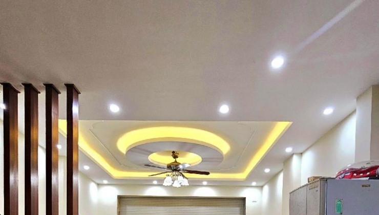 Bán nhà Nguyễn Khang - Cầu Giấy - 65m x MT 4m Nhỉnh 10 tỷ - Ô tô Tránh - KD - VP