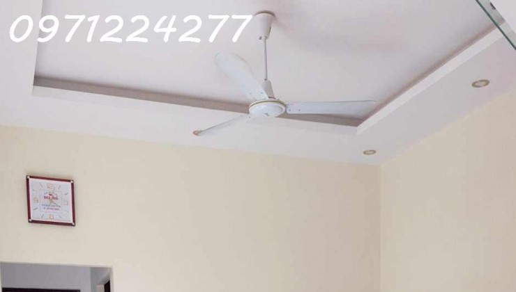 BÁN NHÀ ĐƯỜNG SỐ 9 -LINH XUÂN - THỦ ĐỨC  135M2 [ 4 X 32 ] 3 PHÒNG NGỦ - 3 VỆ SINH - Ô TÔ TỚI CỦA - NHÀ HOÀN CÔNG [ GIÁ CHỈ 4 TỶ 200 ]