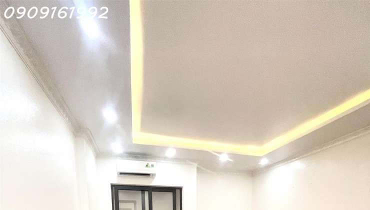 Nhà 193 Văn Cao 90m2 đẹp chỉ việc về ở 5,9 tỷ