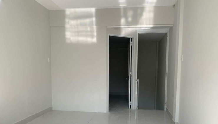 Bán gấp Nhà đẹp-sân rộng, 10m xe hơi,50m MT Phan Văn Trị 40m2 2PN thông chỉ 3.x tỷ 0989998427