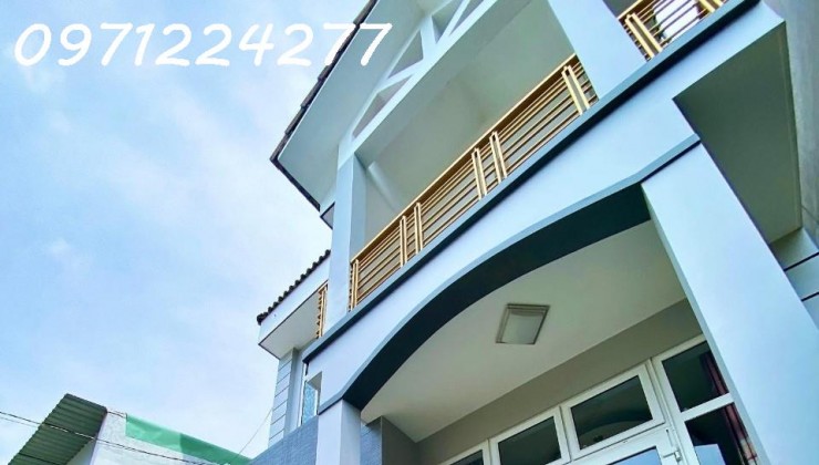 BÁN NHÀ ĐƯƠNG 494 ,TĂNG NHƠN PHÚ A ,THỦ ĐỨC 130M2 ,2 TẦNG ,3 PHÒNG NGỦ ,3 VỆ SINH , NHÀ HOÀN CÔNG ,SÂN ĐỖ ĐƯƠC 3 Ô TÔ  [ GIÁ CHỈ 7.7 TỶ ]