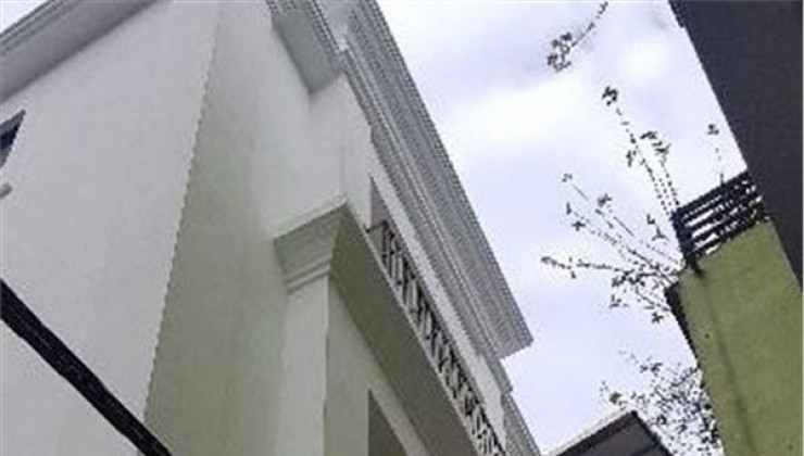 Bán nhà Võ Chí Công gần Cầu Giấy ngõ to oto trước cửa 40m2 - hơn 4m mặt tiền giá 4 Ty