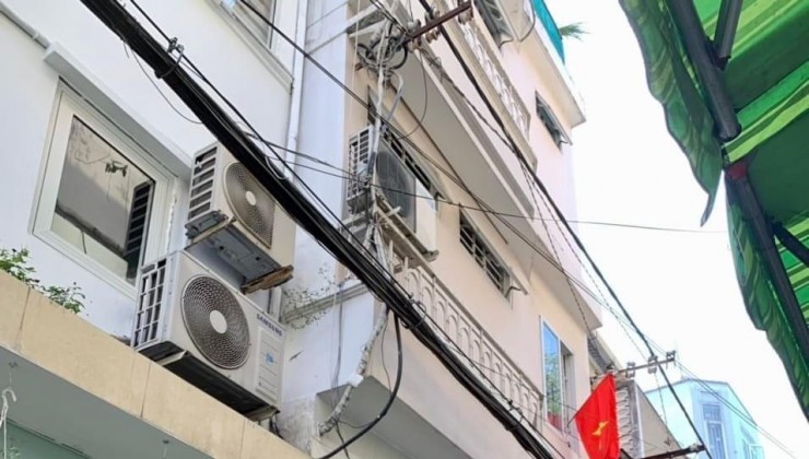 Nhà hẻm Xe hơi Nguyễn Thị Minh Khai, Q1, 4 tầng, 4,8x6,8m, 3 PN, giá 7,9 tỉ