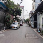 Nhỉnh 2 tỷ có ngay 40m2, MT 4m ô tô đỗ cửa, ngõ cực nông phố Đức Giang, Long Biên
