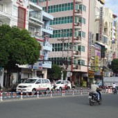 Chủ chịu lỗ bán gấp nhà 8m,1trệt 1lầu Nguyễn Văn Nguyễn P.Tân Định Q1 DT 5 x21m.25 TỶ