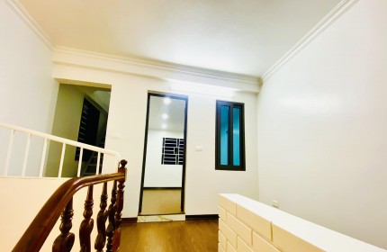 BÁN NHÀ LÔ GÓC 6 TẦNG TRƯƠNG ĐỊNH, 30M2, 3XX TỶ, MỚI KÍNH KOONG Ở NGAY, 2 THOÁNG, Ô TÔ GẦN.