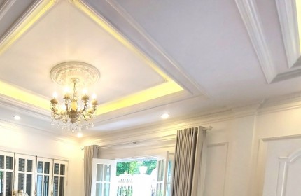 Chính chủ bán gấp nhà mặt phố Dương Quảng Hàm 130m2, vỉa hè rộng, kinh doanh sầm uất, giá 24 tỷ