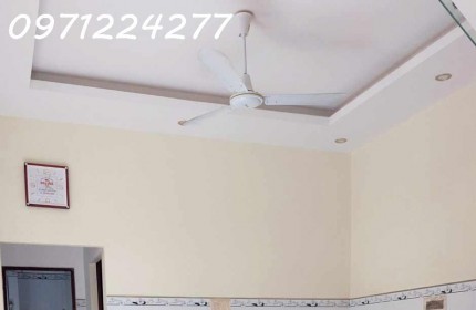 BÁN NHÀ LINH XUÂN - THỦ ĐỨC 128M2 [ 4 X 32 ] 2 TẦNG - 3 PHÒNG NGỦ  3 VỆ SINH , NHÀ HOÀN CÔNG ĐỦ ,XE HƠI TỚI CỬA [ GIÁ CHỈ 4 TỶ 200 ]