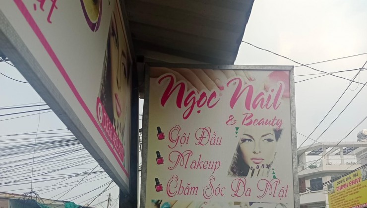 Cần sang tiệm trước tết, anh chị em nào có nhu cầu mở tiệm tóc nail làm tết thì liên hệ với em ạ.