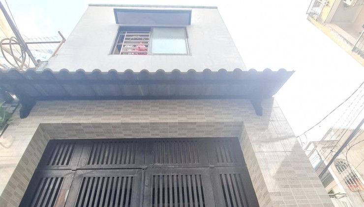 Cho thuê NNC 4 tầng Hẻm ôtô đường Nguyễn Trãi P2Q5. Giá 15 triệu