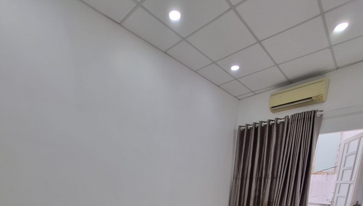 QUẬN 10.Thành Thái 30M2. GẦN HXH, 4 TỶ.2 PN