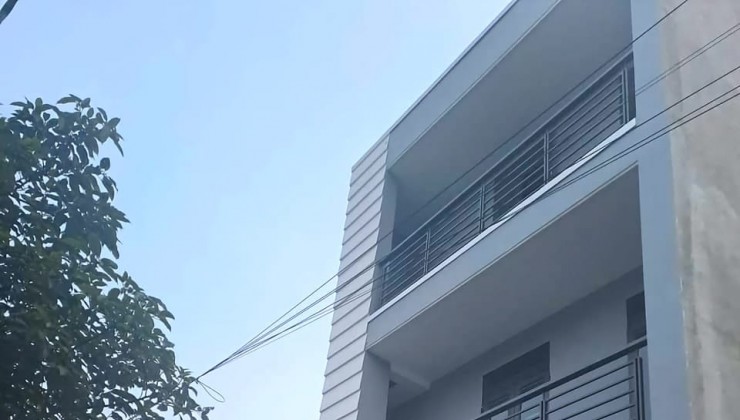 CHÍNH CHỦ BÁN GẤP NHÀ CHDV 20 PHÒNG  Q12, 3 TẦNG,  XE TẢI ĐẬU CỬA, DT KHỦNG: 258m2, SHR, GIÁ: 5 TỶ HƠN