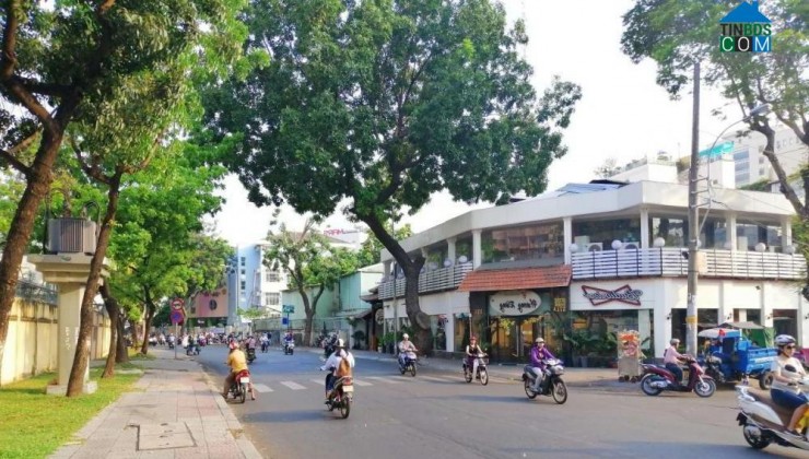 Tin Thật ) Bán nhà Nguyễn Ngọc vũ 71m2 . 7,1tỷ  cách ngõ ôtô 5m . Cách mặt phố Nguyễn Ngọc vũ 40m