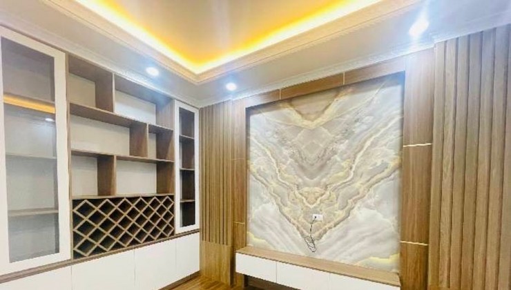 Bán nhà ngõ 173 Hoàng Hoa Thám, Ba Đình, 40m2, 7 tầng, thang máy, kinh doanh, giá 7.8 tỷ