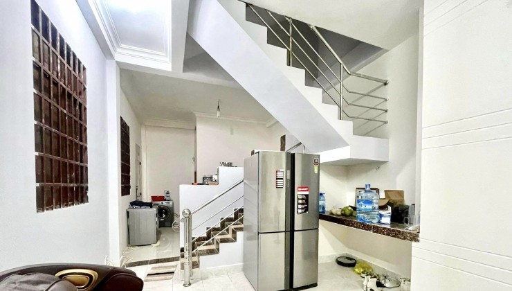 Bán nhà quận 10, đường Cách Mạng Tháng Tám, phường 13, 55m2, 5 tầng, 9 tỷ